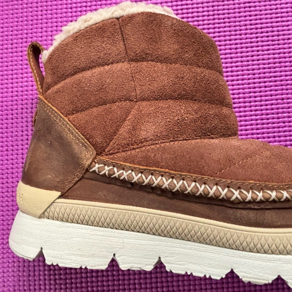 Manitobah | Insulated Leather Puffer Boot 🥾 - Picture 8 of 14